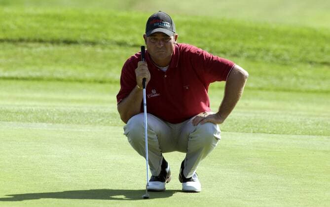 Sven Strüver (Deutschland) taxiert die Ideallinie Golf Herren Linde German Masters 2003, Golfen, PGA European Tour, TPC of Europe, Vdig Einzelbild Gut Lärchenhof Köln-Pulheim