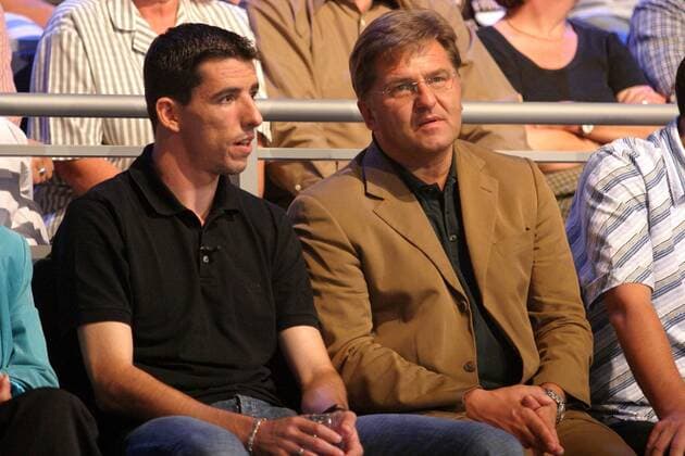 Roy Makaay (li.) und Pressesprecher Markus Hörwick (beide Bayern) im ZDF-Sportstudio Fußball 1. BL Herren Saison 2003 2004, FC Bayern München, ZDF-Sportstudio, Sportsendung, Fernsehsendung, Sendung, Gruppe Mainz