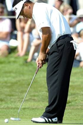 Kyoung-Ju Choi (Südkorea) - Put Golf Herren Linde German Master 2003, Golfen, PGA-European-Tour, TPC of Europe Einzelbild Gut Lärchenhof Kyung KJ K J Köln-Pulheim, Kyung