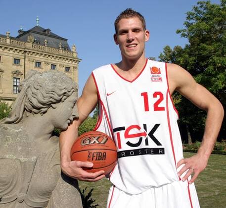 Nils Mittmann (Würzburg) Basketball 1. BL Herren BBL Saison 2003 2004, TSK X-Rays Würzburg, Vorstellung, Präsentation, Pressetermin, Einzelbild Würzburg, Xrays