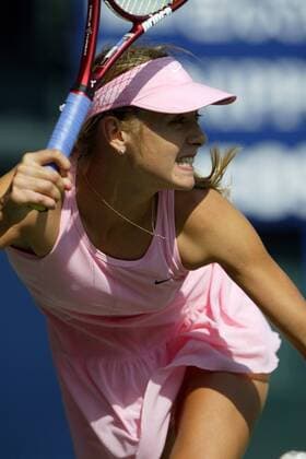 Maria Sharapova (Rußland) - Vorhand - VERÖFFENTLICHUNGSRECHTE NUR FÜR DEUTSCHE MEDIEN Tennis Damen AIG Open 2003, WTA-Tour, Finale, Endspiel, Vdig, Einzelbild Tokio Dynamik,