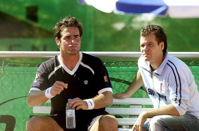 Raemon Sluiter (Niederlande, li.) und Teamchef Jan Mendelin (beide BW Sundern) Tennis 1. BL Herren Saison 2003, TC Blau-Weiss Sundern, Weiß, Finale, Endspiel Gruppe Sundern, Ramon