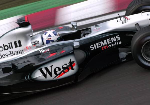 David Coulthard (Schottland McLaren-Mercedes) in seinem Boliden Motorsport Grand Prix Herren Großer Preis von Japan 2003, Formel 1 Weltmeisterschaft, F1, F, GP, WM, Qualifying Einzelbild International Racing Course Suzuka Dynamik,