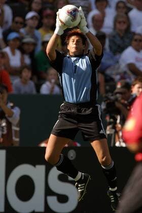 Torfrau Silke Rottenberg (Deutschland) hat den Ball sicher Fußball WM Damen Weltmeisterschaft 2003, Länderspiel, Frauen, Frauenfußball, Nationalmannschaft, Nationalteam Einzelbild Carson Dynamik,