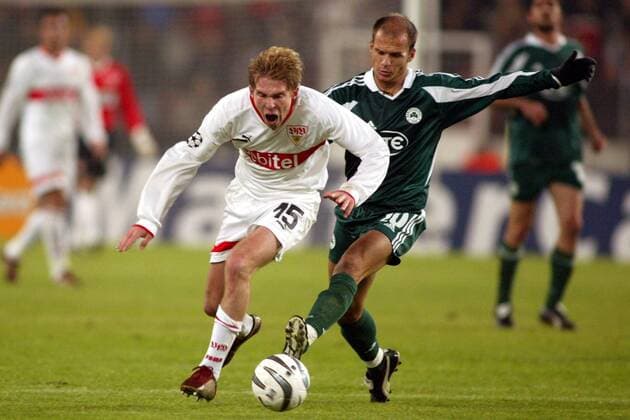 Aliaksandr Hleb (Stuttgart, li.) gegen Angelos Basinas (Panathinaikos Athen) Fußball EC 1 Herren Champions League 2003 2004, VfB Stuttgart - Panathinaikos Athen 2:0 Gruppe Stuttgart Dynamik,