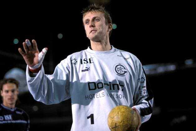 Torwart Steinar Ege (Gummersbach) mahnt zur Besonnenheit Handball 1. BL Herren Bundesligacup 2003 2004, Liga-Cup, Ligacup, VfL Gummersbach, Vdig, Einzelbild Braunschweig