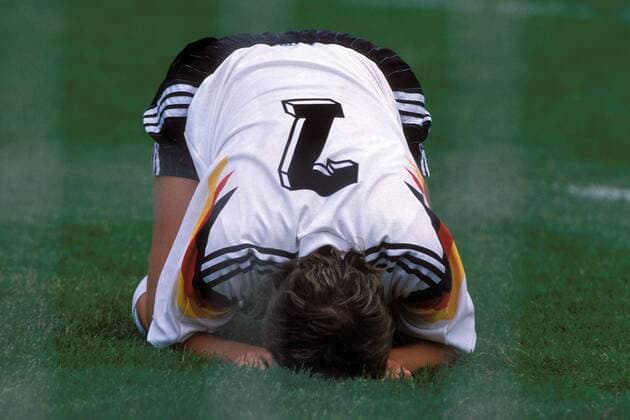 Deutsche Spielerin verzweifelt Fußball EM Damen Europameisterschaft 1989, Länderspiel, Halbfinale, Frauenfußball, Frauen, Nationalmannschaft, Einzelbild Siegen Enttäuschung, Verzweiflung,
