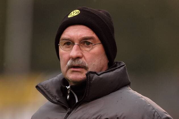 Trainer Horst Köppel (BVB Amat.) mit Pudelmütze Fußball Herren Regionalliga Nord 2003 2004, 3. Liga, Wuppertal - Borussia Dortmund (A) 1:1, Amateure, A, Porträt Wuppertal