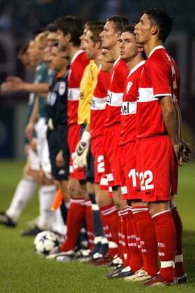 V.re.: Kevin Kuranyi, Ioannis Amanatidis und Jurica Vranjes (alle Stuttgart) bei der Mannschaftsvorstellung Fußball EC 1 Herren Champions League 2003 2004, Panathinaikos Athen - VfB Stuttgart 1:3, Vdig Totale Athen