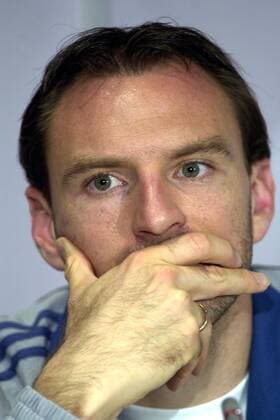 Jens Nowotny (Deutschland) nachdenklich Fußball Herren Pressekonferenz 2003, Nationalmannschaft, Nationalteam, Vdig Porträt Essen Nachdenklichkeit,