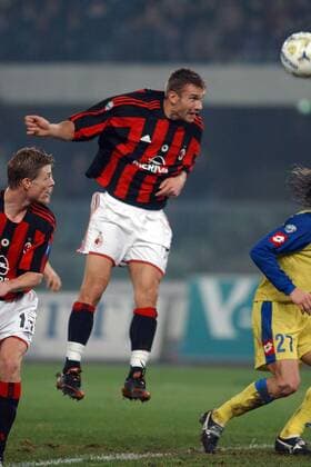 Andrej Schewtschenko (Milan) erzielt mit diesem Kopfball sein 100. Tor in der Serie A Fußball Herren Serie A 2003 2004, 1. Italienische Liga, Verona - AC Mailand Einzelbild Verona Dynamik,