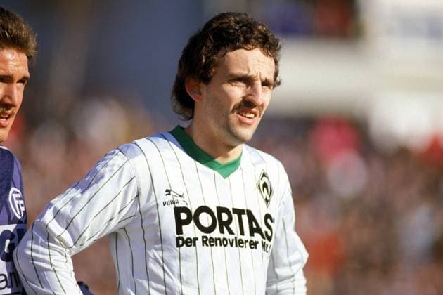 Frank Ordenewitz (Bremen) Fußball 1. BL Herren DEUTSCHSPRACHIGE SPORTZEITSCHRIFTEN UND -ZEITUNGEN NUR NACH RÜCKSPRACHE, DFB-Pokal 1987 1988 Einzelbild Pforzheim