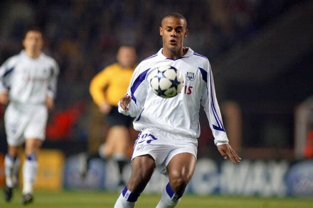 Vincent Kompany (Anderlecht) am Ball Fußball EC 1 Herren Champions League 2003 2004, RSC Anderlecht, Vdig Einzelbild Brüssel  