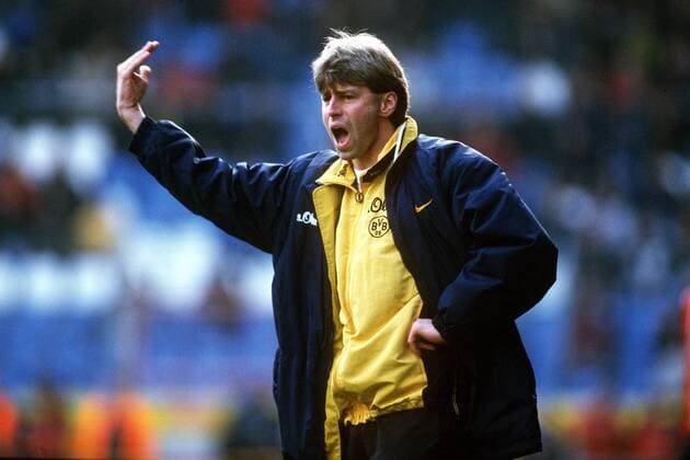 Trainer Michael Skibbe (BVB) gibt lautstark Anweisungen Fußball 1. BL Herren Saison 1998 1999, Bochum - Borussia Dortmund 0:1, Vdia Einzelbild Bochum
