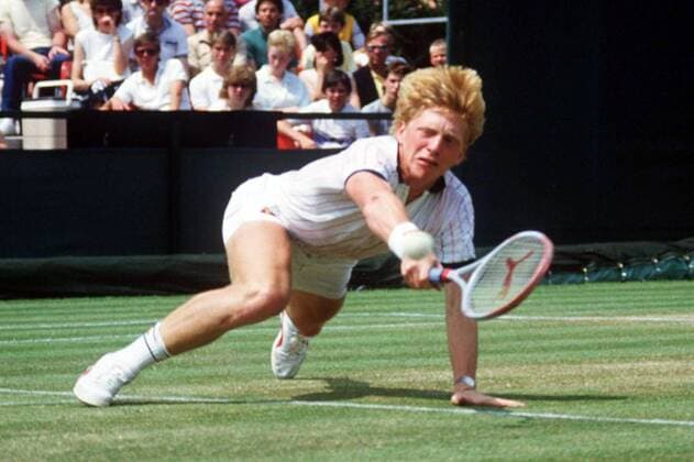 Boris Becker (Deutschland) mit dem berühmten und nach ihm benannten Beckerhecht Tennis Herren All England Championships 1985, Grand Slam, Rasen, Rasenplatz, Rasentennis, Vdia Einzelbild Wimbledon London Dynamik,