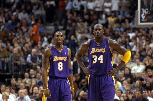 Shaquille O Neal (re.) und Kobe Bryant (beide Los Angeles Lakers) einträchtig nebeneinander Basketball Herren NBA 2003 2004, Dallas - Los Angeles Lakers 103:114, LA, L.A. Gruppe Dallas
