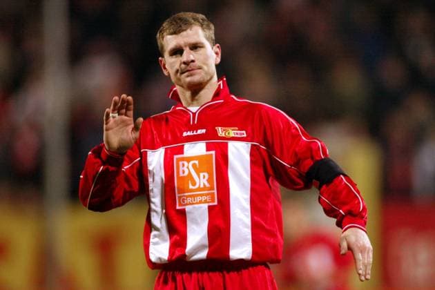 Steffen Baumgart (Union) winkt enttäuscht ab Fußball 2. BL Herren Saison 2003 2004, 1. FC Union Berlin Einzelbild Berlin Enttäuschung,