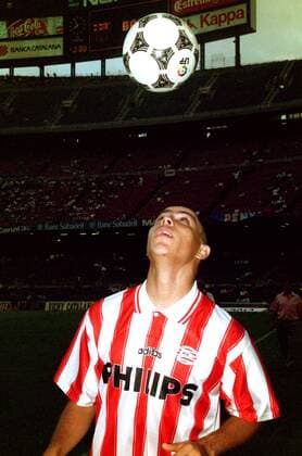 Ronaldo (Eindhoven) - VERÖFFENTLICHUNGSRECHTE NUR FÜR DEUTSCHE MEDIEN Fußball EC 3 Herren UEFA-Cup 1995 1996, Pokal, Barcelona - PSV Eindhoven 2:2, Europapokal, Europacup, Vneg Einzelbild Barcelona