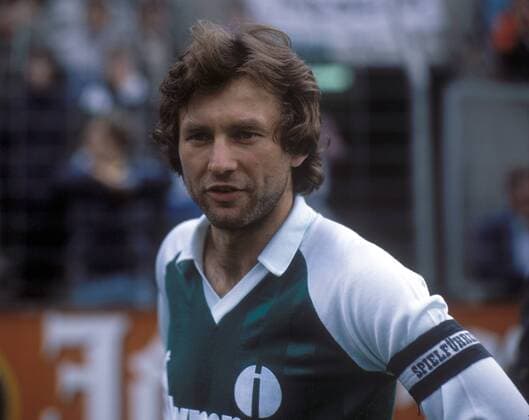 Benno Möhlmann (Bremen) als Spielführer Fußball 1. BL Herren DEUTSCHSPRACHIGE SPORTZEITSCHRIFTEN UND -ZEITUNGEN NUR NACH RÜCKSPRACHE, Saison 1981 1982 Porträt Bremen