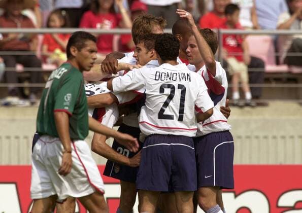 Torjubel USA Fußball WM Herren Weltmeisterschaft 2002, Achtelfinale, Länderspiel, Nationalmannschaft, Nationalteam, Nationaltrikot Gruppe Jeonju Freude,