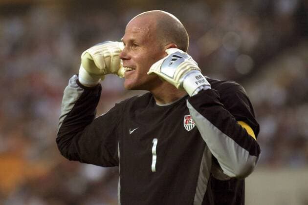 Torwart Brad Friedel (USA) hält sich lächelnd die Ohren zu Fußball WM Herren Weltmeisterschaft 2002, Länderspiel, Gruppenspiel, Gruppe D, Nationalmannschaft, Nationalteam Einzelbild Suwon