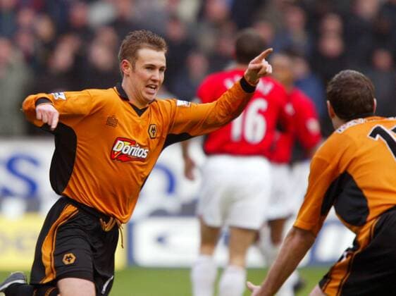 Torschütze Kenny Miller (Wolverhampton) bejubelt das 1:0 Fußball Herren English Premier League 2003 2004, 1. Englische Liga, Wolverhampton Wanderers, FC, Wolves, Vdig, Gruppe Wolverhampton Freude,