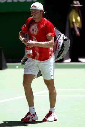 Rainer Schüttler (Deutschland) geht ab Tennis Herren Australian Open 2004, ATP-Tour, Grand Slam, Hartplatz, Hardcourt, Hartplatztennis, Vdig Einzelbild Melbourne