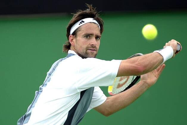 Nicolas Kiefer (Deutschland) - Rückhandslice Tennis Herren Australian Open 2004, Grand Slam, ATP-Tour, Einzelbild Melbourne Dynamik,
