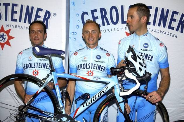 Gianni Faresin (li.), Davide Rebellin (Mitte) und Marco Serpellini (alle Italien Gerolsteiner) Radsport Herren Präsentation 2004, Pressetermin, Vorstellung, Straßenradsport, Straße, Rad Gruppe Gerolstein