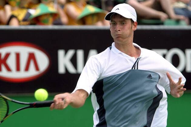 Florian Mayer (Deutschland) - Vorhand Tennis Herren Australian Open 2004, Grand Slam, ATP-Tour, Einzelbild Melbourne Dynamik,