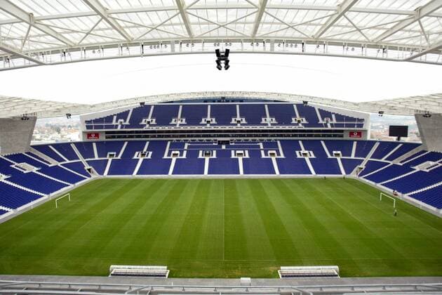Fußball, Stadiongeschichte FC Porto Das neue Dragao-Stadion des FC Porto ist Austragungsort der Europameisterschaft 2004 in Portugal Fußball EM Herren Vorschau Europameisterschaft 2004, Superliga, 1. Portugiesische Liga, Euro Totale Estadio do Dragao Porto