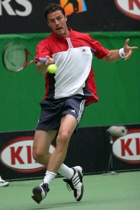 Marat Safin (Rußland) - Vorhand Tennis Herren Australian Open 2004, Grand Slam, ATP-Tour, Hartplatz, Hardcourt, Hartplatztennis, Hartplatzturnier, Einzelbild Melbourne Dynamik,