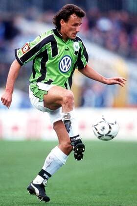 Frank Greiner (Wolfsburg) am Ball Fußball 1. BL Herren Saison 1998 1999, VfL Wolfsburg, Vdig Einzelbild Wolfsburg