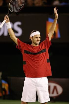Roger Federer (Schweiz) läßt sich nach seinem Finaleinzug feiern Tennis Herren Australian Open 2004, Grand Slam, ATP-Tour Einzelbild Melbourne Freude,  