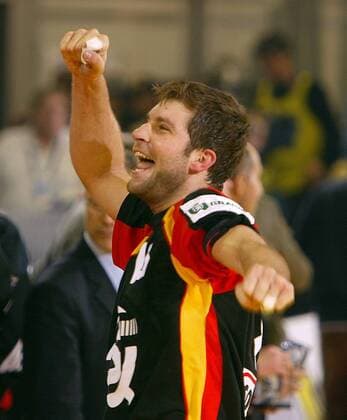 Daniel Stephan (Deutschland) - Jubel Handball EM Herren Europameisterschaft 2004, Nationalmannschaft, Nationalteam, Nationaltrikot, Länderspiel, Vdig Einzelbild Ljubljana Freude, Begeisterung,
