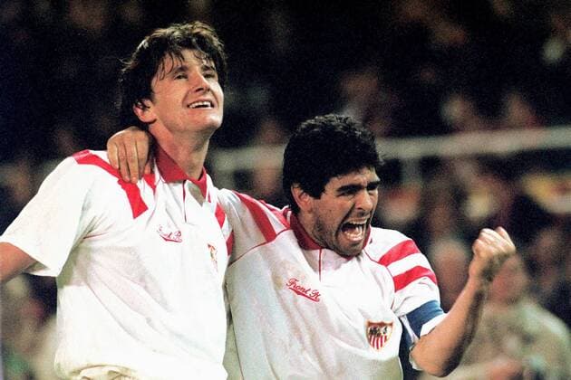 Davor Suker (li.) und Diego Armando Maradona (beide Sevilla) - Torjubel - VERÖFFENTLICHUNGSRECHTE NUR FÜR DEUTSCHE MEDIEN Fußball Herren Primera Division 1992 1993, 1. Spanische Liga, FC Sevilla Gruppe Sevilla Begeisterung, Freude,