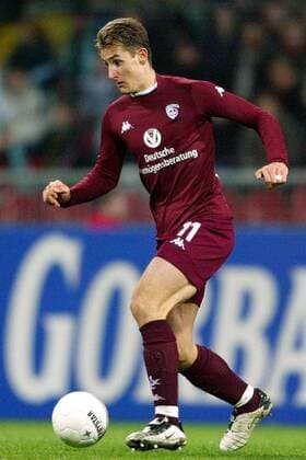 Miroslav Klose (Lautern) am Ball Fußball 1. BL Herren Saison 2003 2004, Bremen - 1. FC Kaiserslautern 1:0, Vdig Einzelbild Bremen Dynamik,