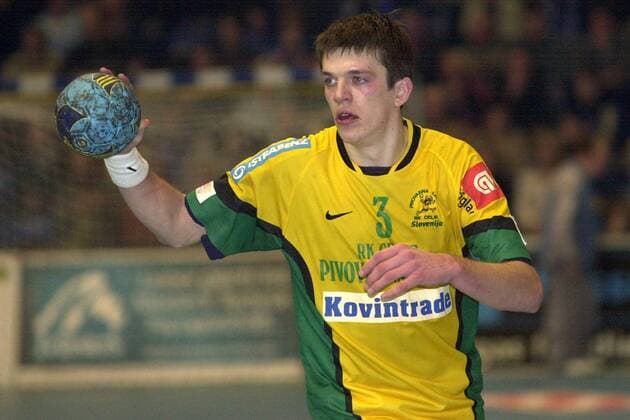 Siarhei Rutenka (Celje) am Ball Handball EC 1 Herren Champions League 2003 2004, Viertelfinale, Lemgo - RK Celje Pivovarna Lasko 28:28, Vdig Einzelbild Lemgo Dynamik,