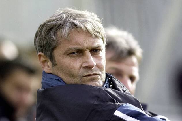 Trainer Armin Veh (Augsburg) skeptisch Fußball Herren Regionalliga Süd 2003 2004, 3. Liga, Test, Testspiel, Leipzig - FC Augsburg 1:2, Porträt Leipzig Skepsis,