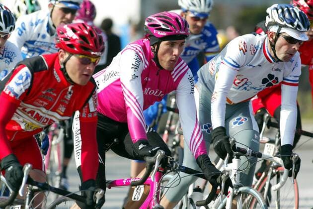 Andre Korff (Deutschland T Mobile, Mitte) neben Christophe Mengin (Frankreich FDJeux.com, re.) Radsport Herren Kuurne-Brüssel-Kuurne 2004, Straßenradsport, Straße, Rad, Vdig Gruppe