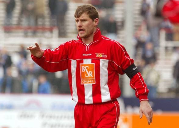 Steffen Baumgart (Union) gibt Anweisungen Fußball 2. BL Herren Saison 2003 2004, 1.FC Union Berlin, Vdig Einzelbild Berlin