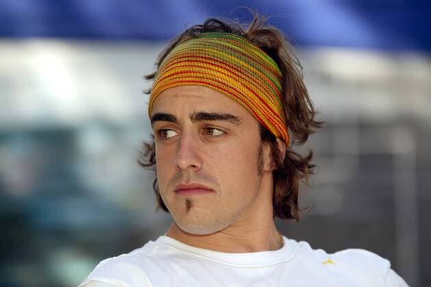 Fernando Alonso (Spanien Renault) nachdenklich Motorsport Grand Prix Herren Großer Preis von Australien 2004, Formel 1 Weltmeisterschaft, F1, F, GP, WM, Porträt Melbourne Nachdenklichkeit,