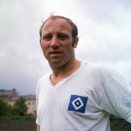 Uwe Seeler (HSV) Fußball 1. BL Herren DEUTSCHSPRACHIGE SPORTZEITSCHRIFTEN UND -ZEITUNGEN NUR NACH RÜCKSPRACHE, Saison 1965 1966 Porträt Aufnahmedatum geschätzt Hamburg
