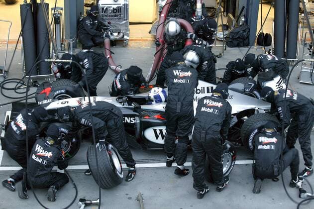 David Coulthard (Schottland McLaren-Mercedes) - Boxenstopp Motorsport Grand Prix Herren Großer Preis von Australien 2004, Formel 1 Weltmeisterschaft, F1, F, GP, WM, Vdig Gruppe Albert Park Melbourne