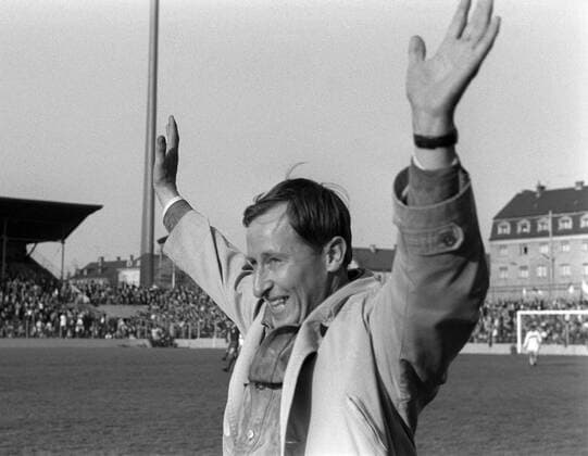 Trainer Rudi Gutendorf (Stuttgart) - Schlußjubel Fußball 1. BL Herren Saison 1965 1966, VfB Stuttgart Einzelbild Stuttgart Begeisterung, Freude,