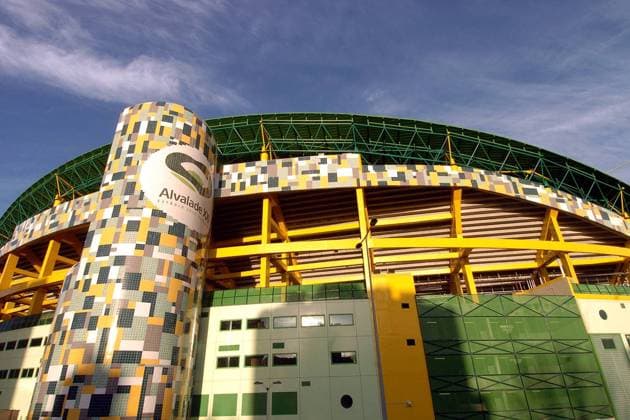 Das Estadio Alvalade XXI von Sporting Lissabon ist Austragungsort der Europameisterschaft 2004 in Portugal Fußball EM Herren Vorschau Europameisterschaft 2004, Superliga 2003 2004, 1. portugiesische Liga, Euro Einzelbild Estadio Alvalade XXI, EURO Lissabon