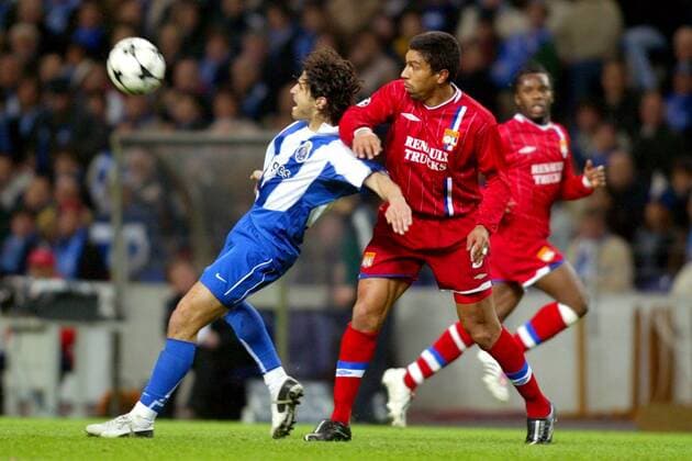 Giovane Elber (Lyon, re.) gegen Pedro Emanuel (FC Porto) Fußball EC 1 Herren Champions League 2003 2004, FC Porto - Olympique Lyonnais 2:0, OL, Vdig Gruppe Porto Dynamik,  