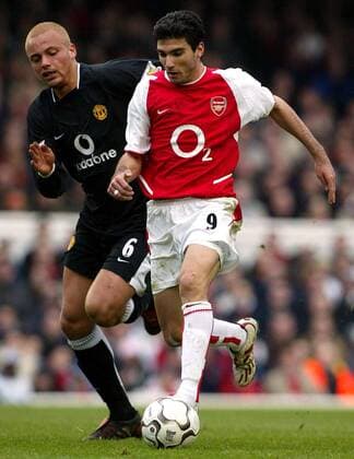 Jose Antonio Reyes (Arsenal, re.) gegen Wesley Brown (Manchester United) Fußball Herren English Premier League 2003 2004, 1. Englische Liga, FC Arsenal London - Manchester United 1:1, ManU Gruppe London Dynamik,