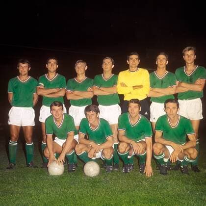 Mannschaftsbild AS St. Etienne 1969 1970 Fußball Herren DEUTSCHSPRACHIGE SPORTZEITSCHRIFTEN UND -ZEITUNGEN NUR NACH RÜCKSPRACHE, Division 1 Totale 1. Französische Liga Saint Etienne
