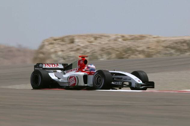 Jenson Button (England BAR-Honda) in seinem Boliden Motorsport Grand Prix Herren Großer Preis von Bahrain 2004, Formel 1 Weltmeisterschaft, F1, F, GP, WM, Freies Training, Vdig Einzelbild Bahrain Racing Circuit Manama